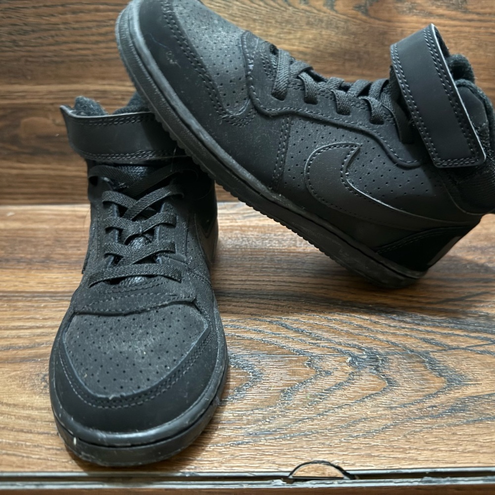 Nike Men's Black High-Top Sneakers with Strap